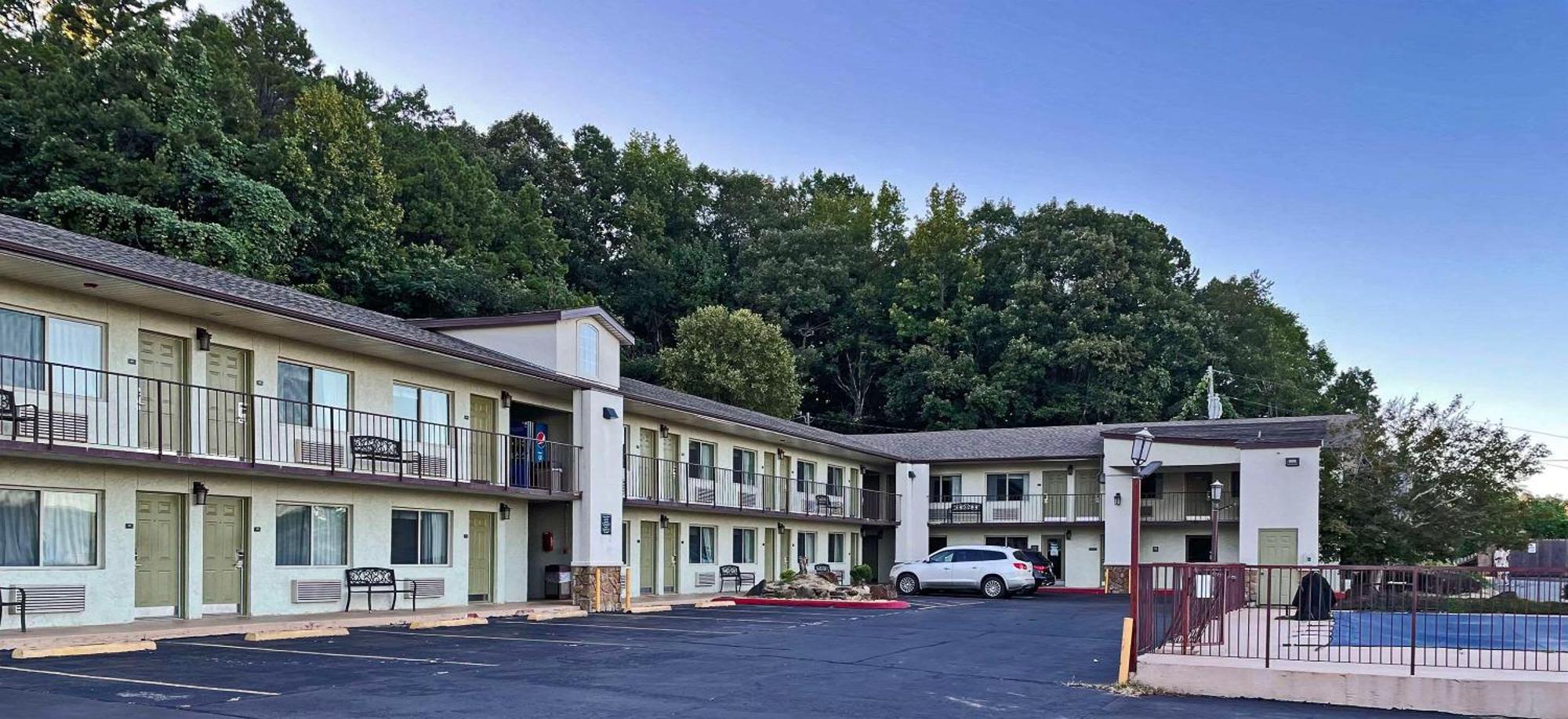 Quality Inn Clinton North Exterior foto